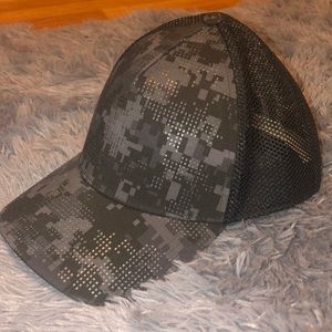 Lululemon Men’s On the Fly Cap